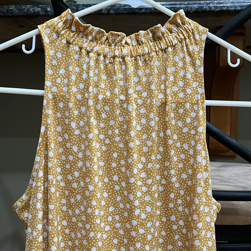 Banana Republic Dress, gorgeous and so soft. Super comfortable, yet elegant! - Picture 4 of 6